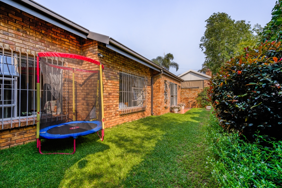 4 Bedroom Property for Sale in Faerie Glen Gauteng