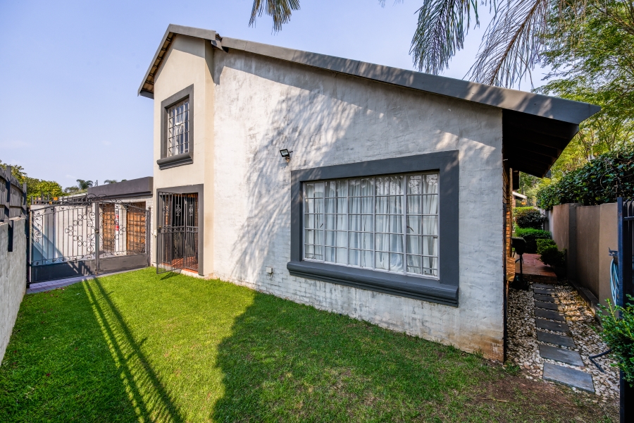 4 Bedroom Property for Sale in Faerie Glen Gauteng
