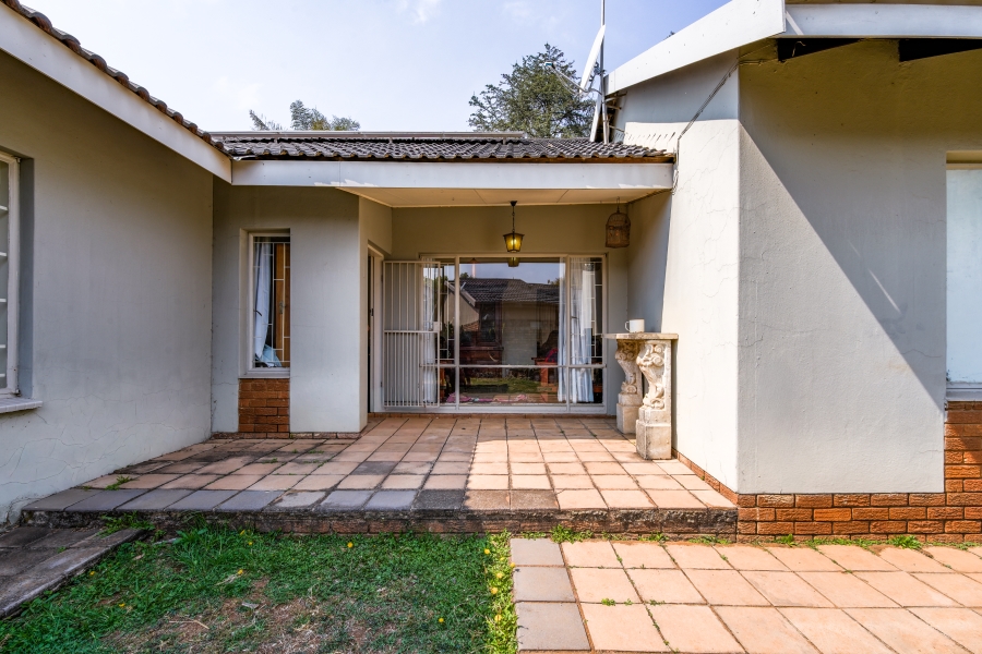 4 Bedroom Property for Sale in Elardus Park Gauteng