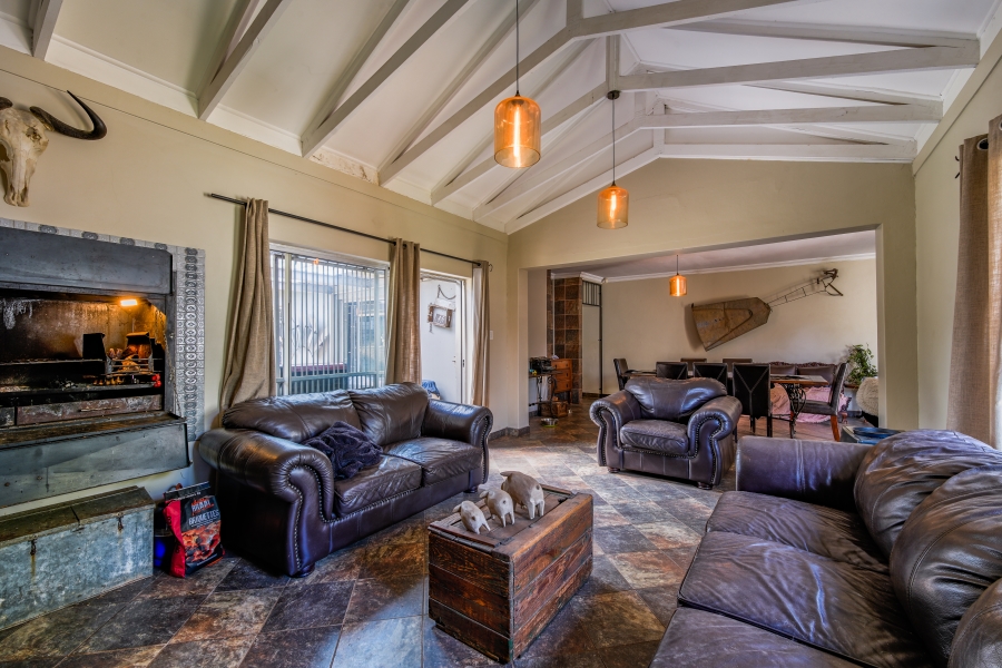 4 Bedroom Property for Sale in Elardus Park Gauteng