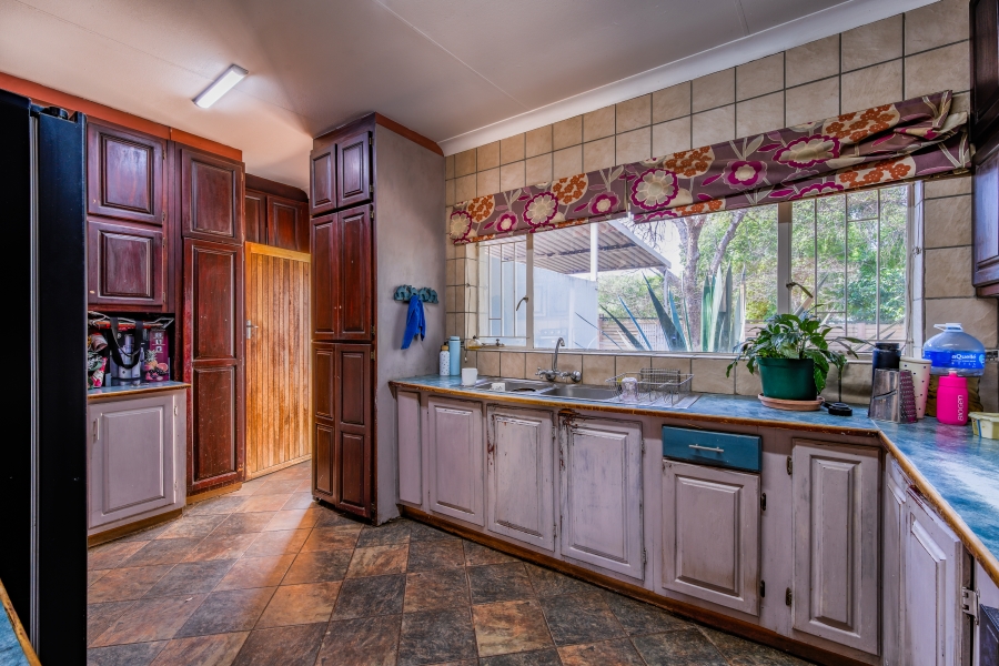 4 Bedroom Property for Sale in Elardus Park Gauteng