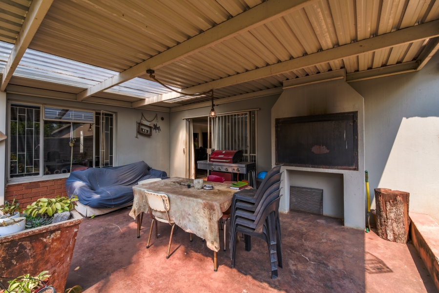 4 Bedroom Property for Sale in Elardus Park Gauteng