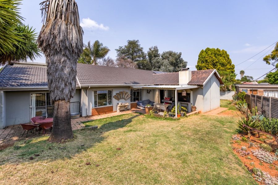 4 Bedroom Property for Sale in Elardus Park Gauteng