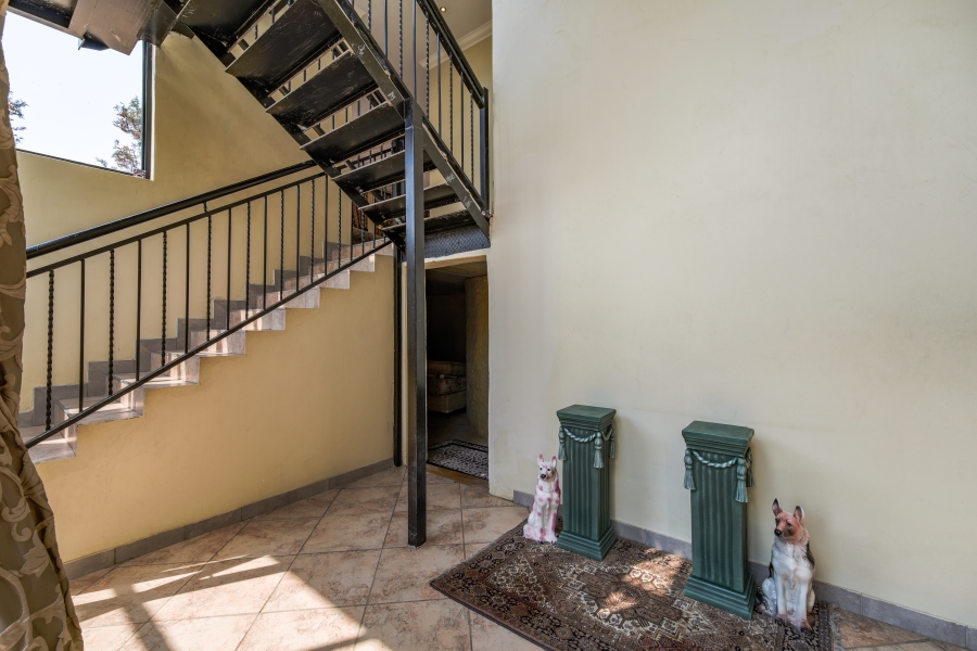 4 Bedroom Property for Sale in Waterkloof Ridge Gauteng