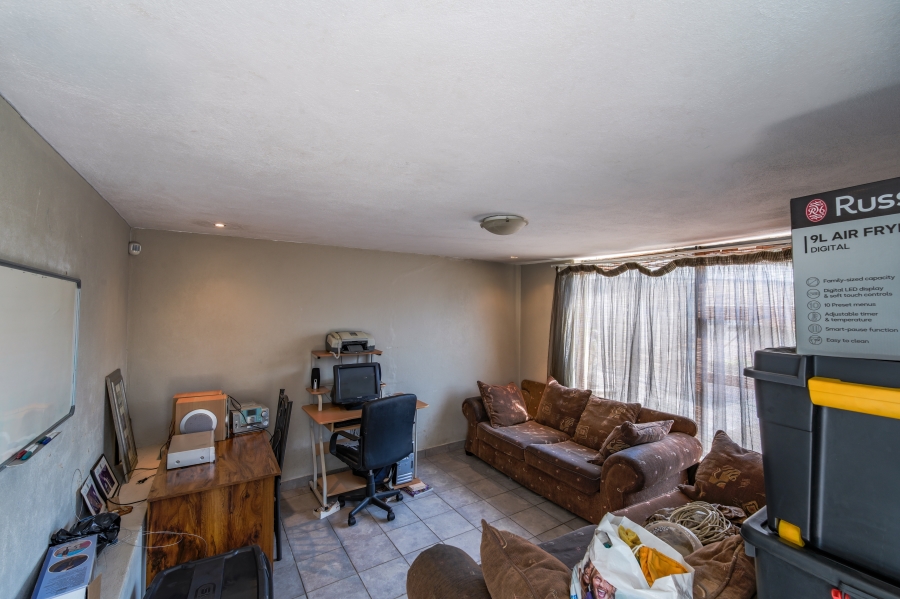 4 Bedroom Property for Sale in Waterkloof Ridge Gauteng