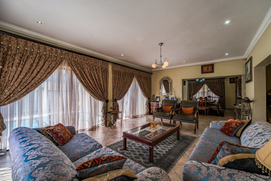 4 Bedroom Property for Sale in Waterkloof Ridge Gauteng