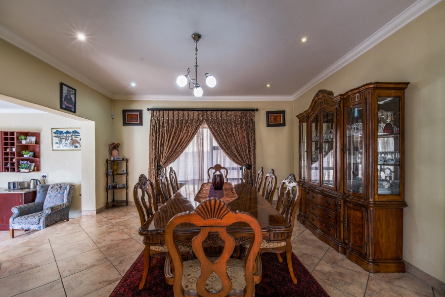 4 Bedroom Property for Sale in Waterkloof Ridge Gauteng