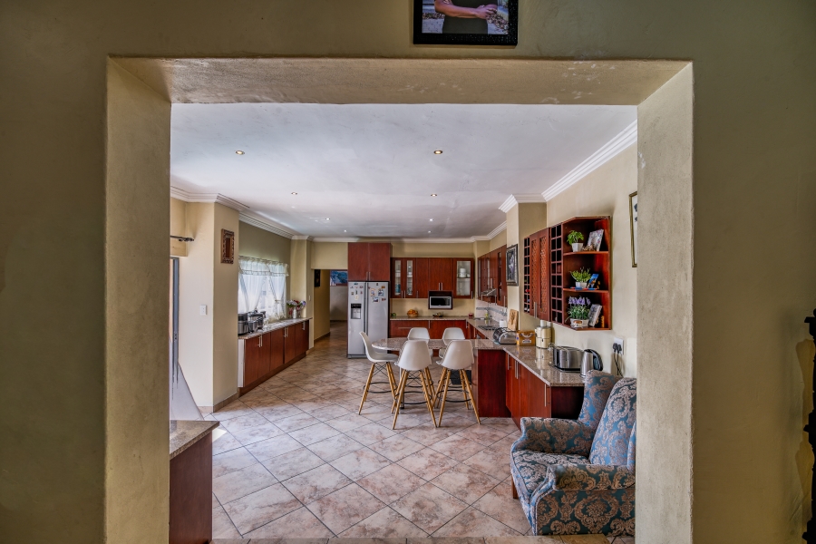 4 Bedroom Property for Sale in Waterkloof Ridge Gauteng