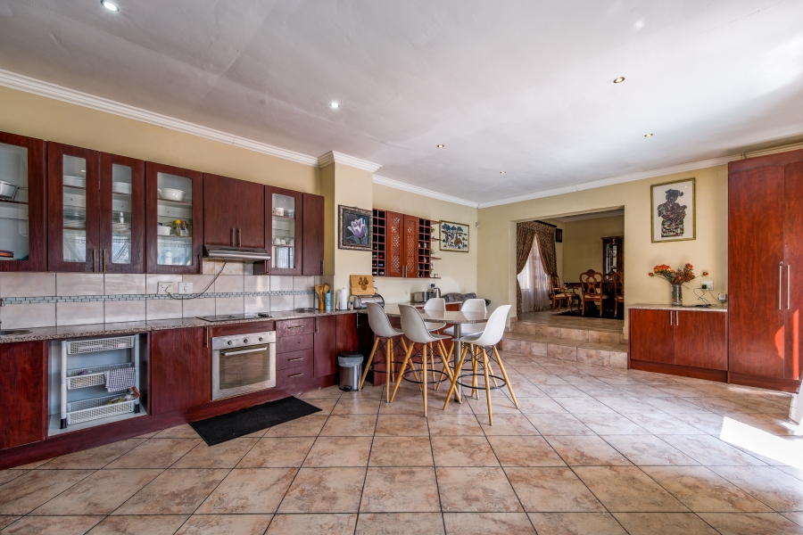 4 Bedroom Property for Sale in Waterkloof Ridge Gauteng