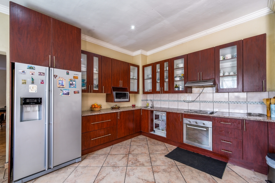 4 Bedroom Property for Sale in Waterkloof Ridge Gauteng