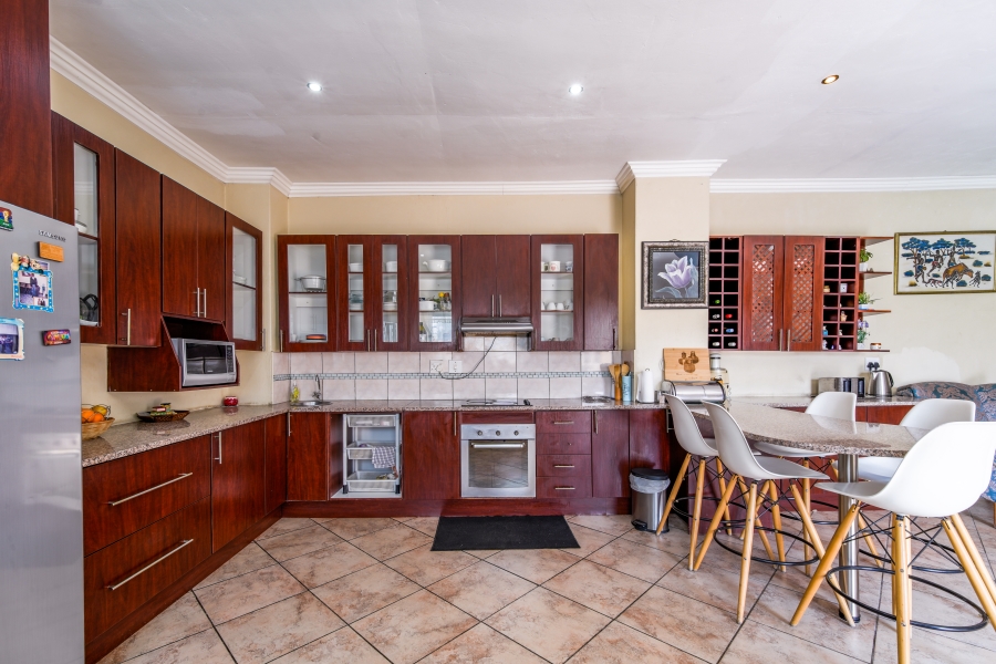 4 Bedroom Property for Sale in Waterkloof Ridge Gauteng