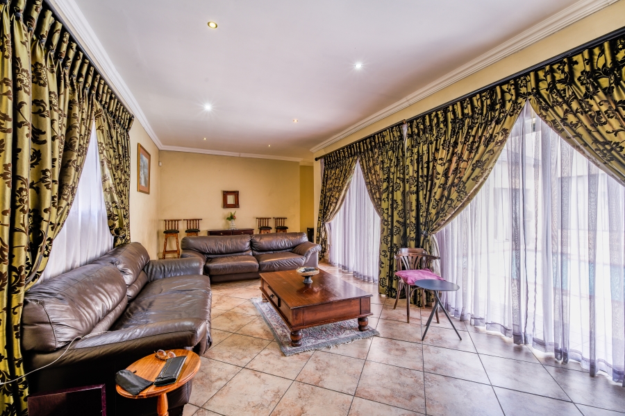 4 Bedroom Property for Sale in Waterkloof Ridge Gauteng