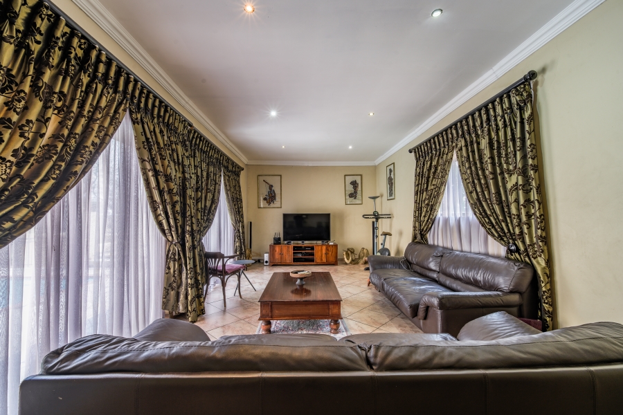 4 Bedroom Property for Sale in Waterkloof Ridge Gauteng