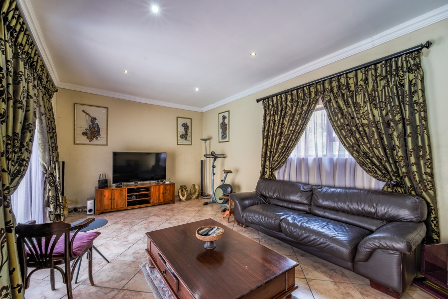 4 Bedroom Property for Sale in Waterkloof Ridge Gauteng