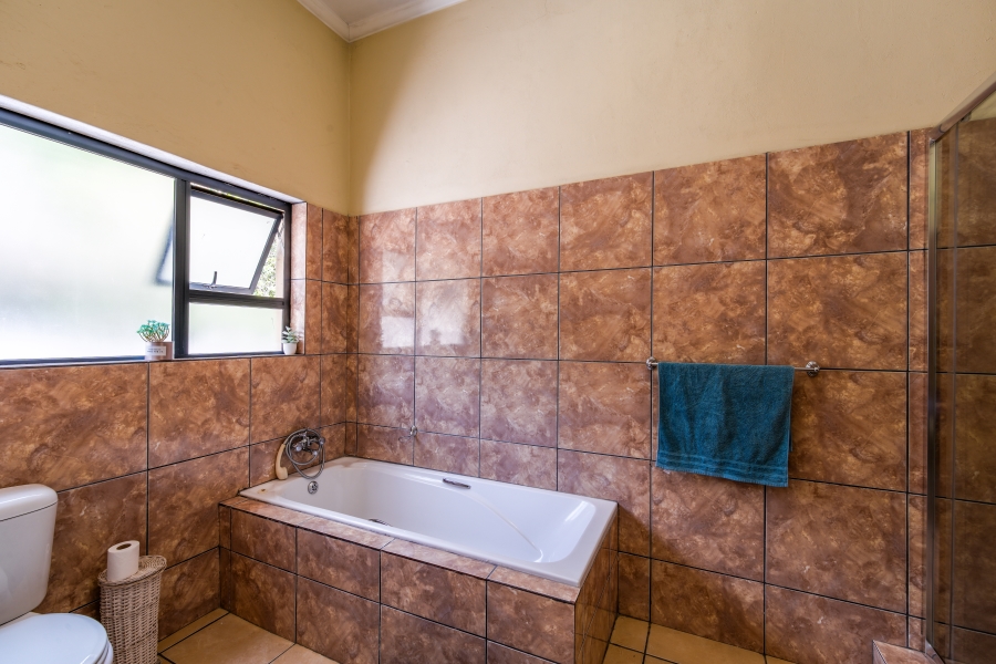 4 Bedroom Property for Sale in Waterkloof Ridge Gauteng