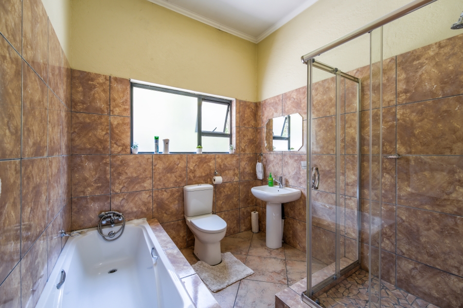 4 Bedroom Property for Sale in Waterkloof Ridge Gauteng