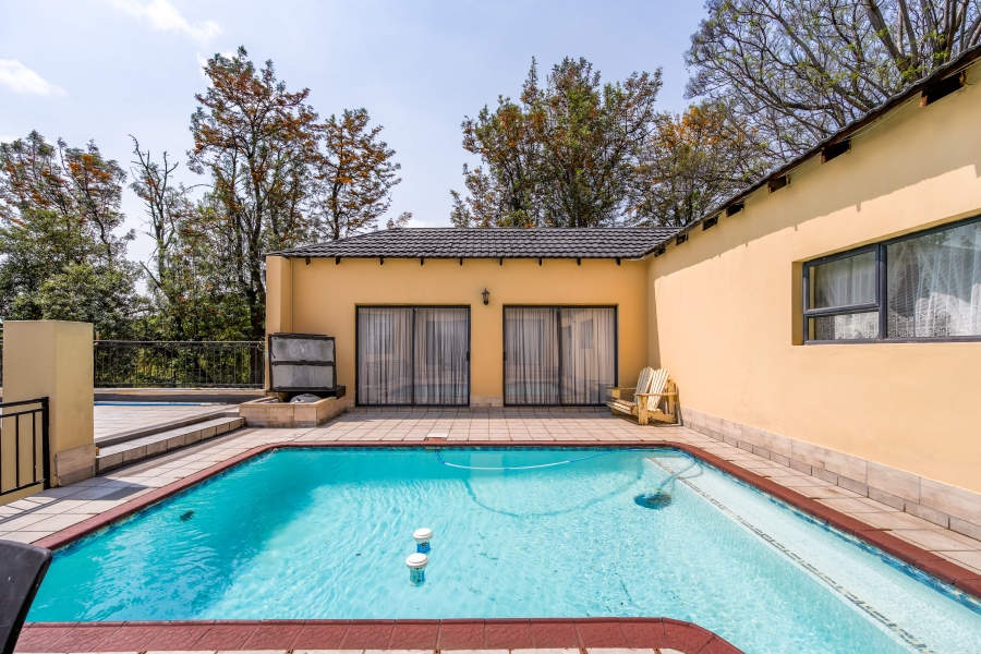 4 Bedroom Property for Sale in Waterkloof Ridge Gauteng