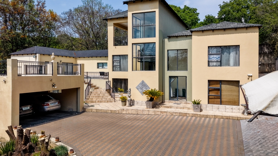4 Bedroom Property for Sale in Waterkloof Ridge Gauteng