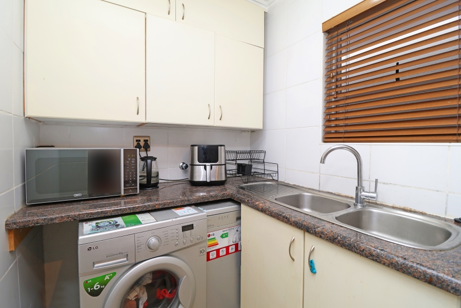 1 Bedroom Property for Sale in Morningside Gauteng
