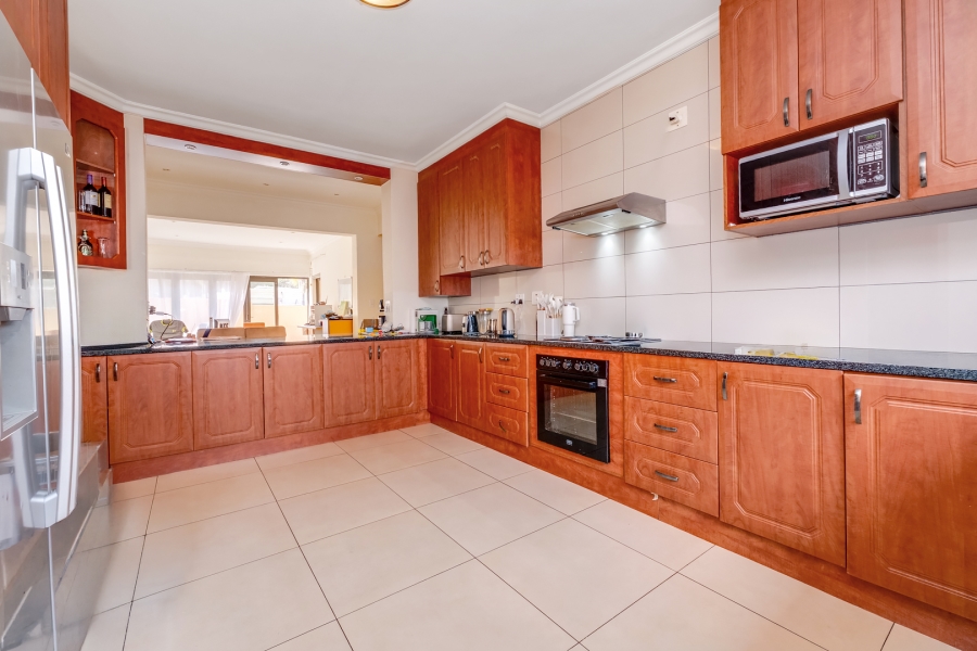 4 Bedroom Property for Sale in Lonehill Gauteng