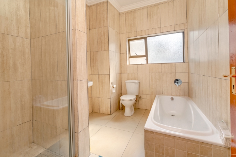 4 Bedroom Property for Sale in Lonehill Gauteng