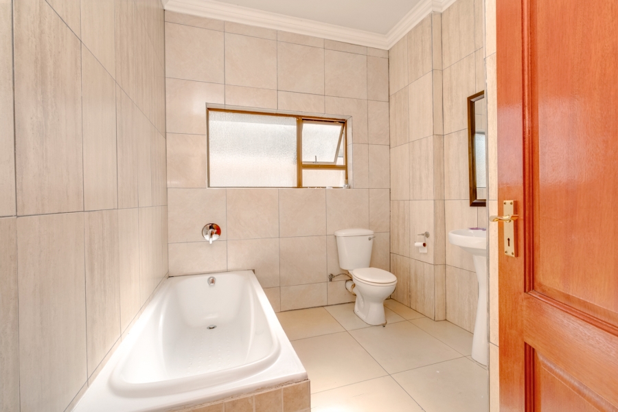4 Bedroom Property for Sale in Lonehill Gauteng