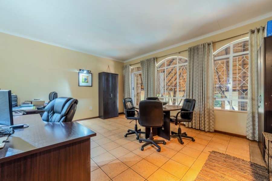 4 Bedroom Property for Sale in Helderkruin Gauteng