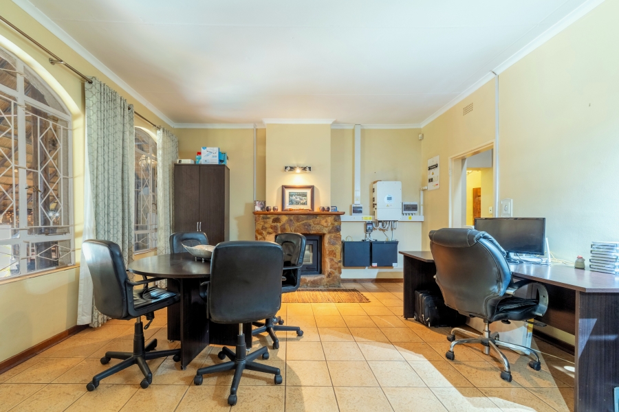 4 Bedroom Property for Sale in Helderkruin Gauteng