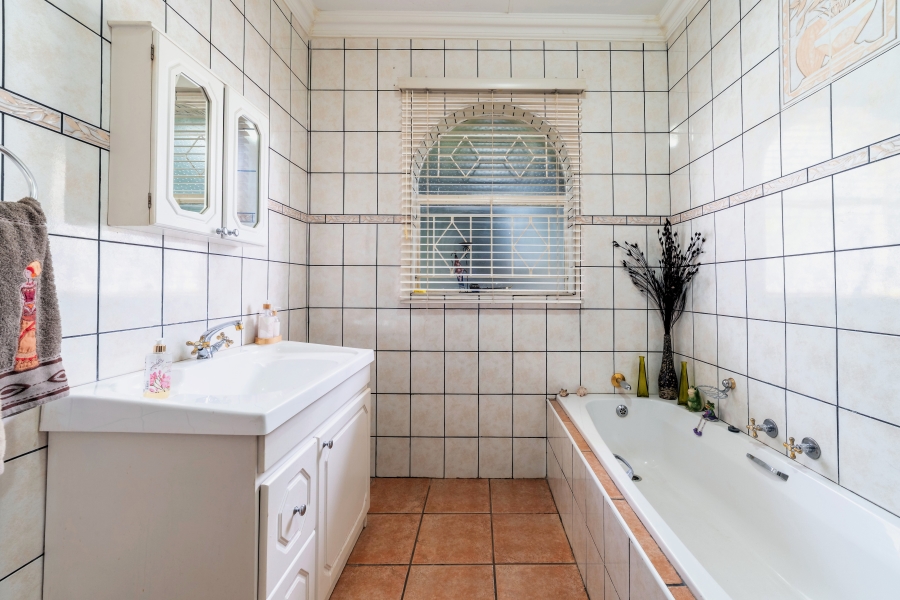 4 Bedroom Property for Sale in Helderkruin Gauteng