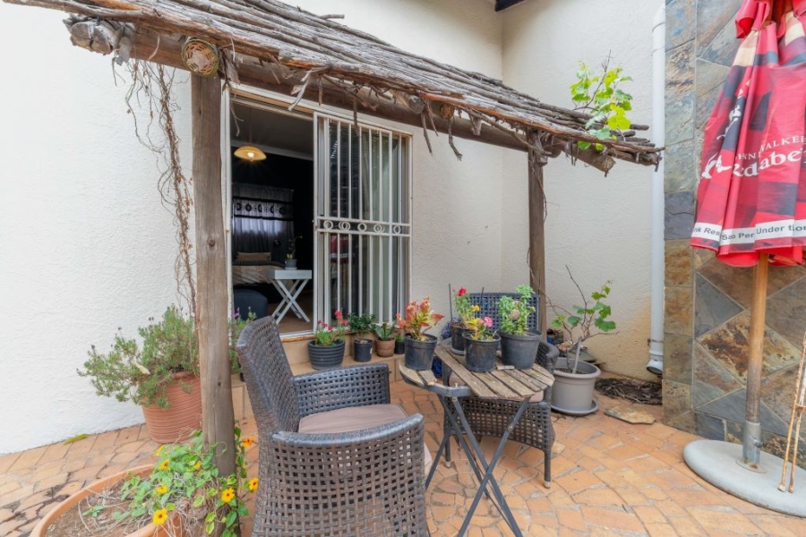 4 Bedroom Property for Sale in Helderkruin Gauteng
