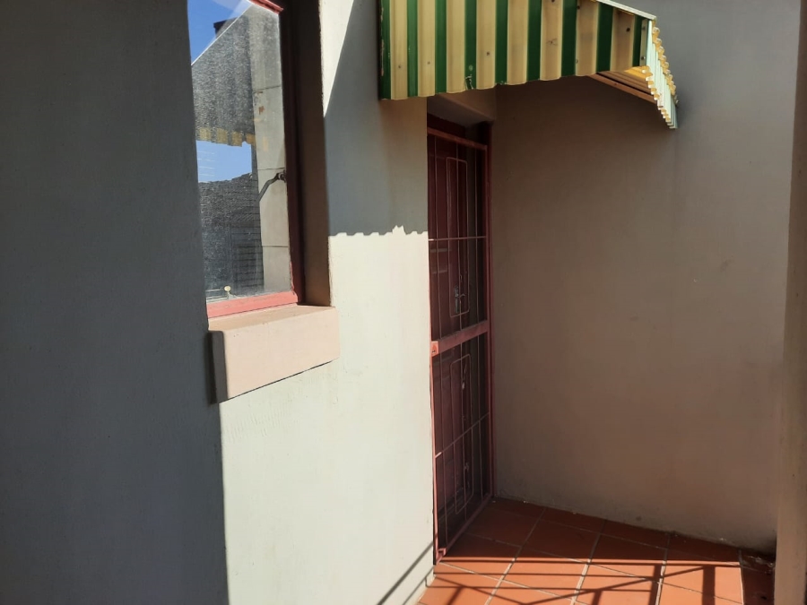 To Let 2 Bedroom Property for Rent in Randhart Gauteng