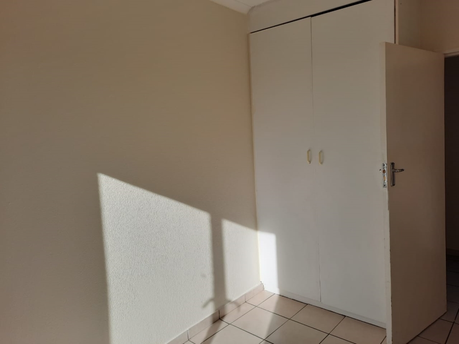 To Let 2 Bedroom Property for Rent in Randhart Gauteng