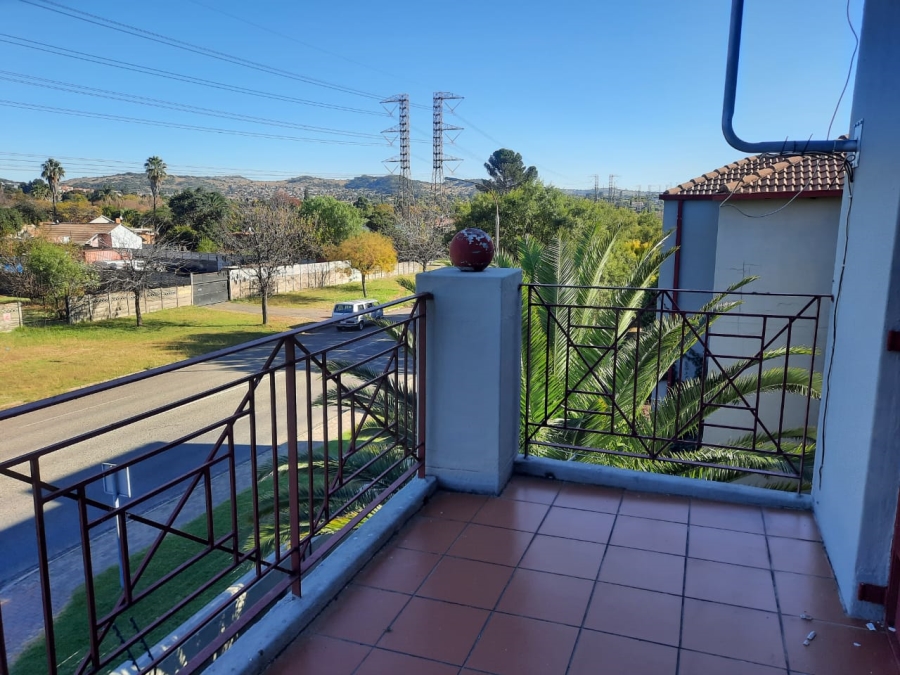 To Let 2 Bedroom Property for Rent in Randhart Gauteng