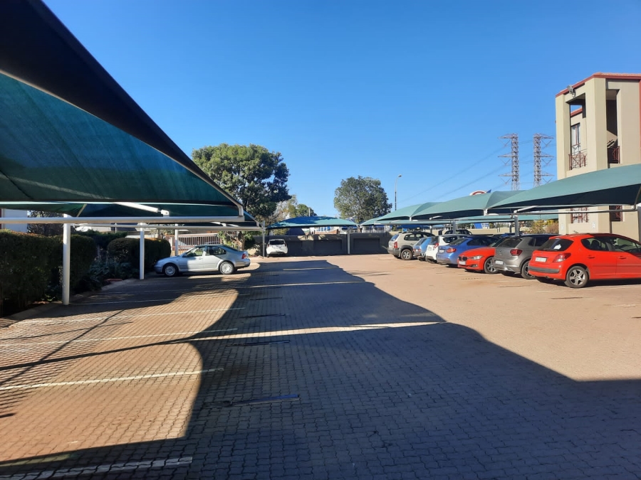 To Let 2 Bedroom Property for Rent in Randhart Gauteng
