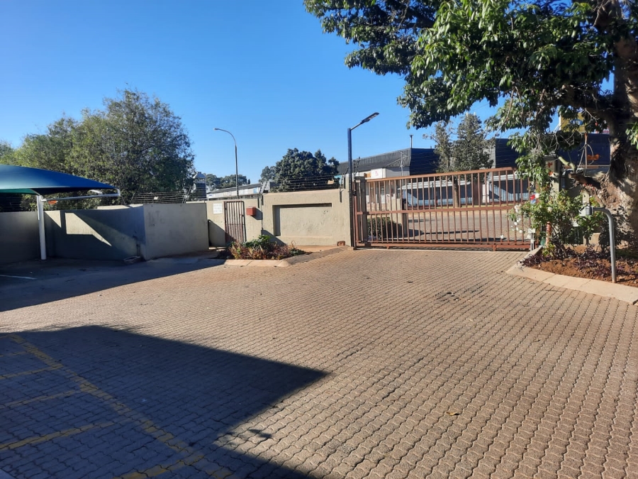 To Let 2 Bedroom Property for Rent in Randhart Gauteng