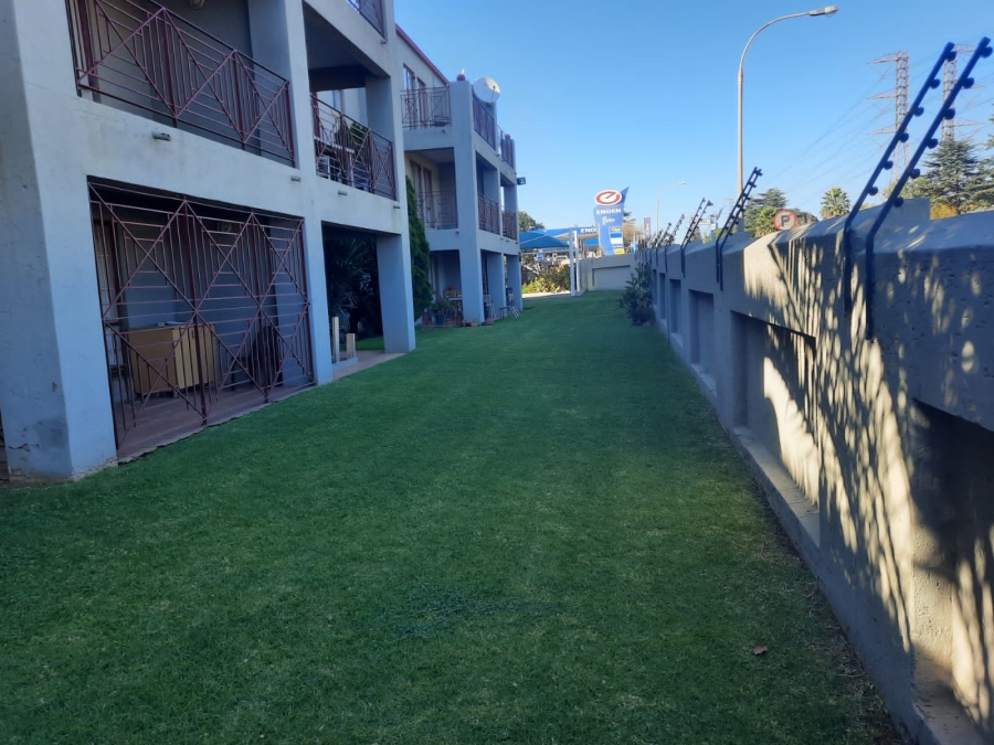 To Let 2 Bedroom Property for Rent in Randhart Gauteng