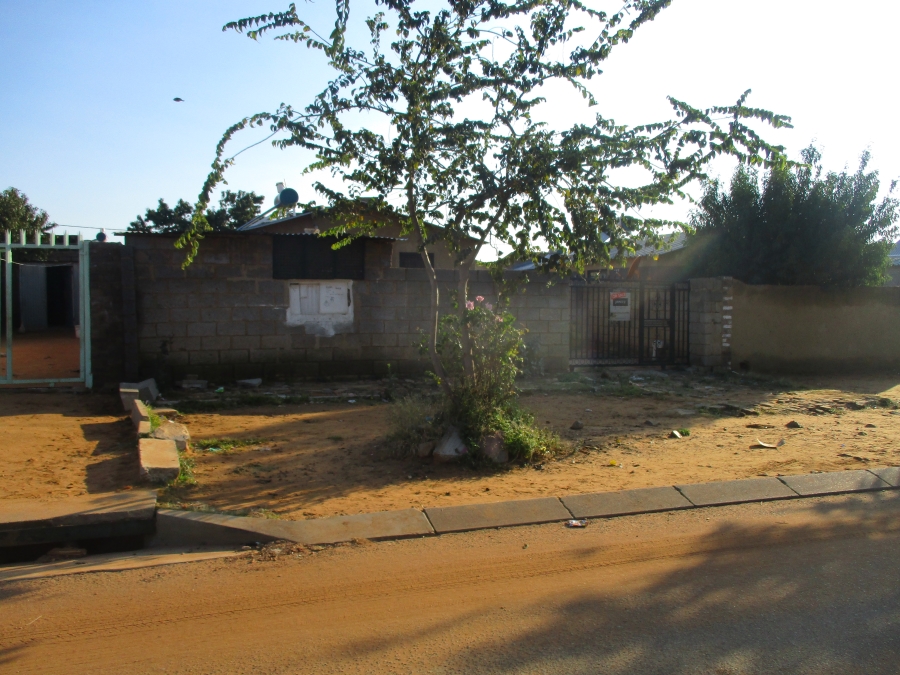 To Let 1 Bedroom Property for Rent in Tshepisong Gauteng