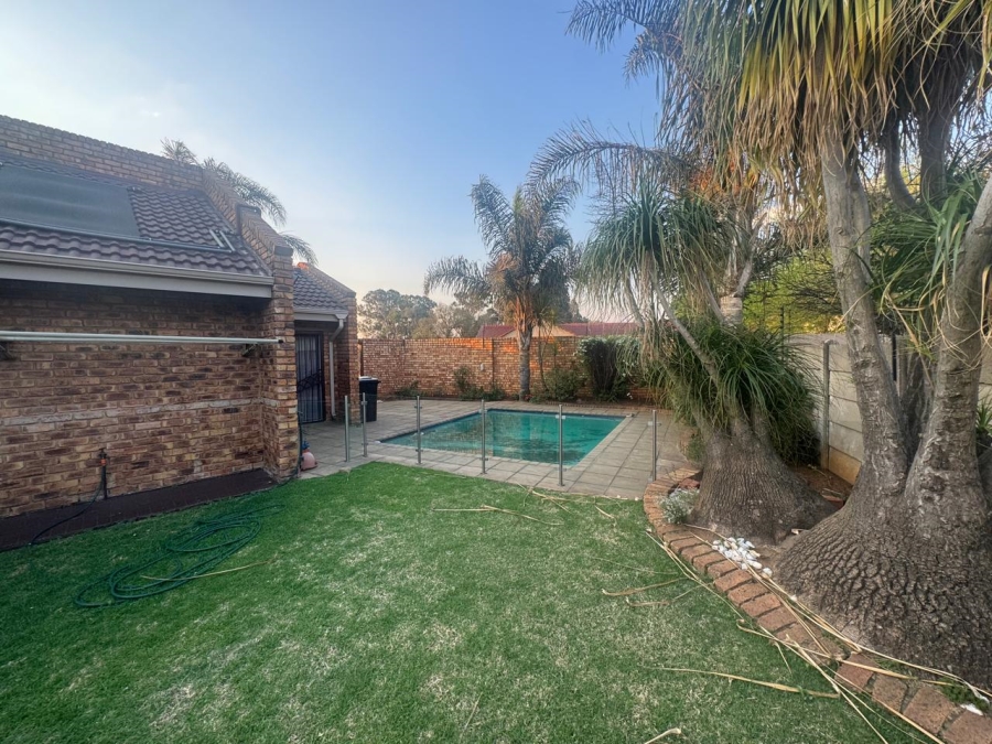 4 Bedroom Property for Sale in Sunair Park Gauteng