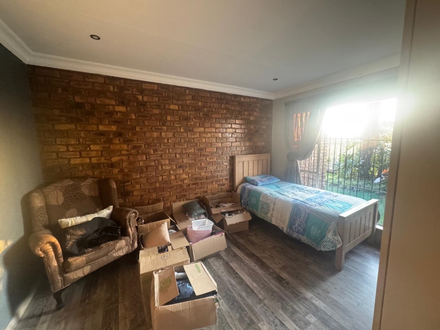 4 Bedroom Property for Sale in Sunair Park Gauteng