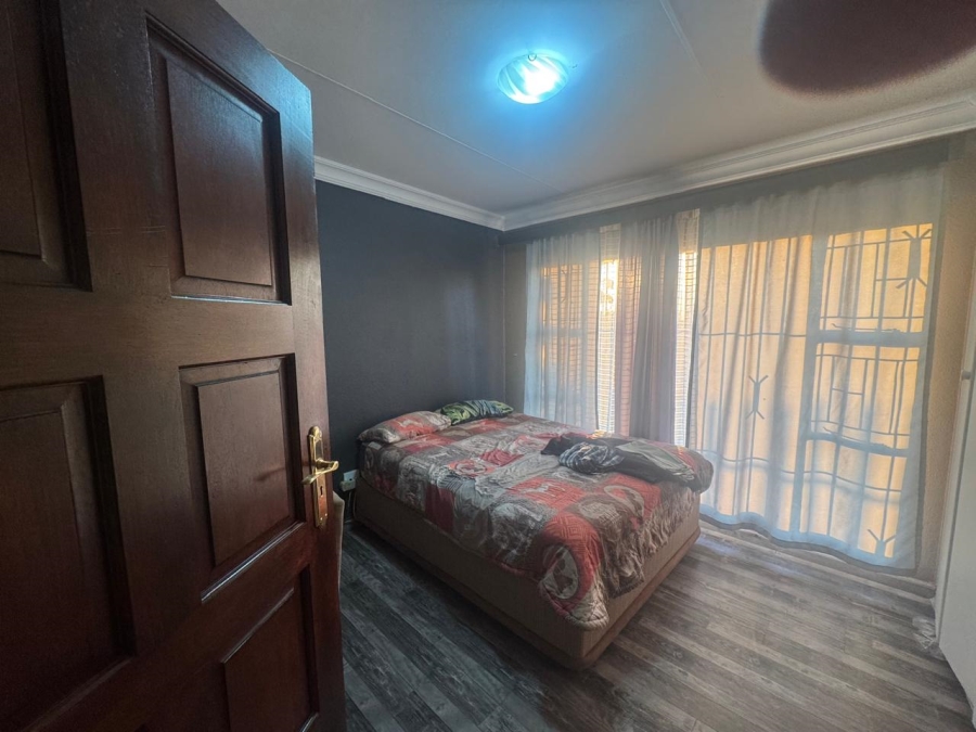 4 Bedroom Property for Sale in Sunair Park Gauteng