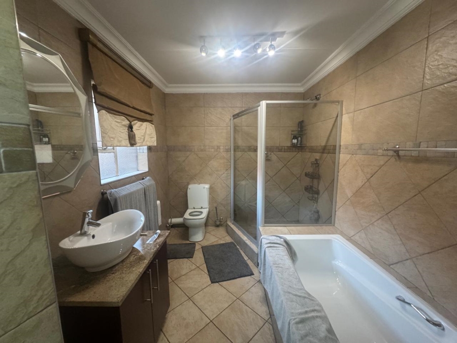 4 Bedroom Property for Sale in Sunair Park Gauteng