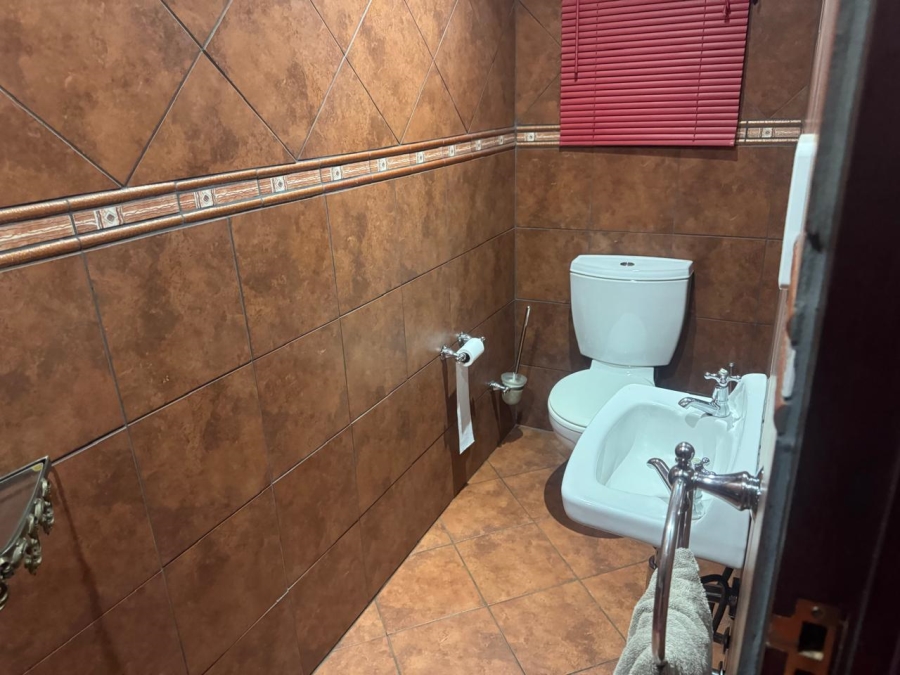 4 Bedroom Property for Sale in Sunair Park Gauteng
