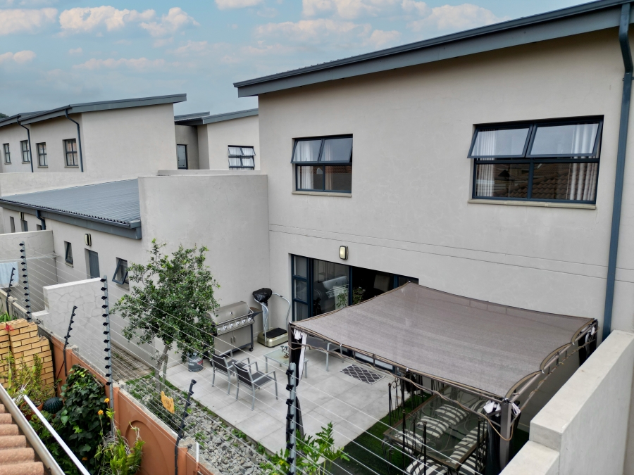 3 Bedroom Property for Sale in Equestria Gauteng