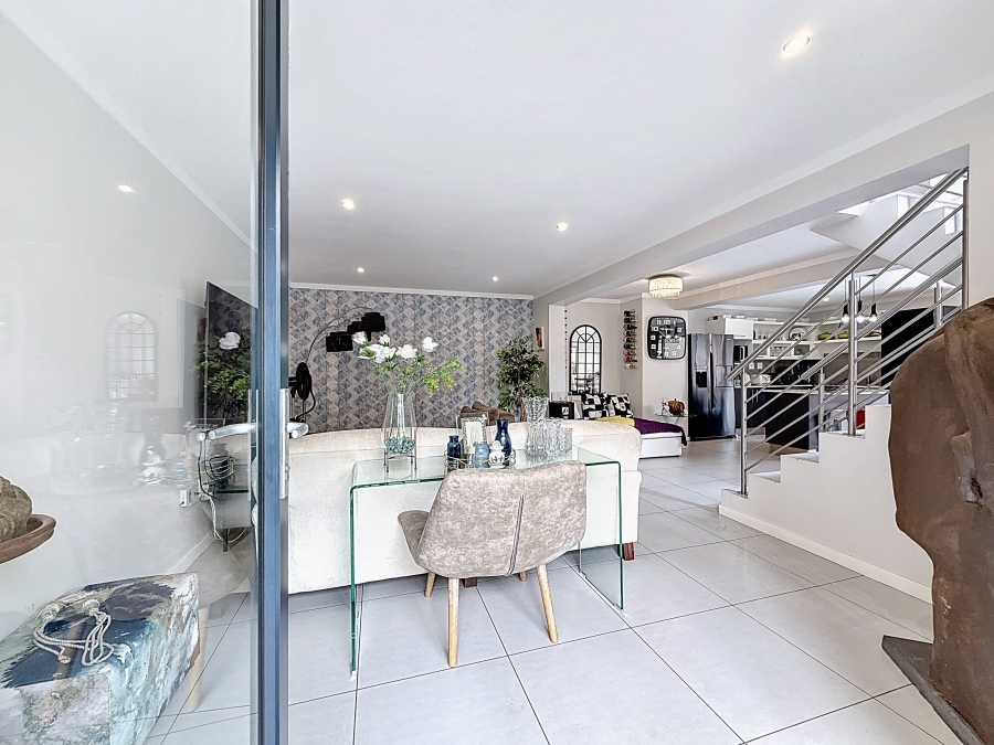 3 Bedroom Property for Sale in Equestria Gauteng