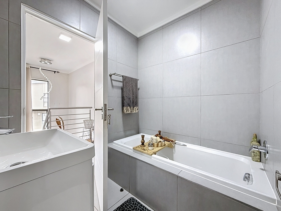 3 Bedroom Property for Sale in Equestria Gauteng