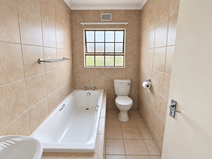 3 Bedroom Property for Sale in Thatch Hill Estate Gauteng