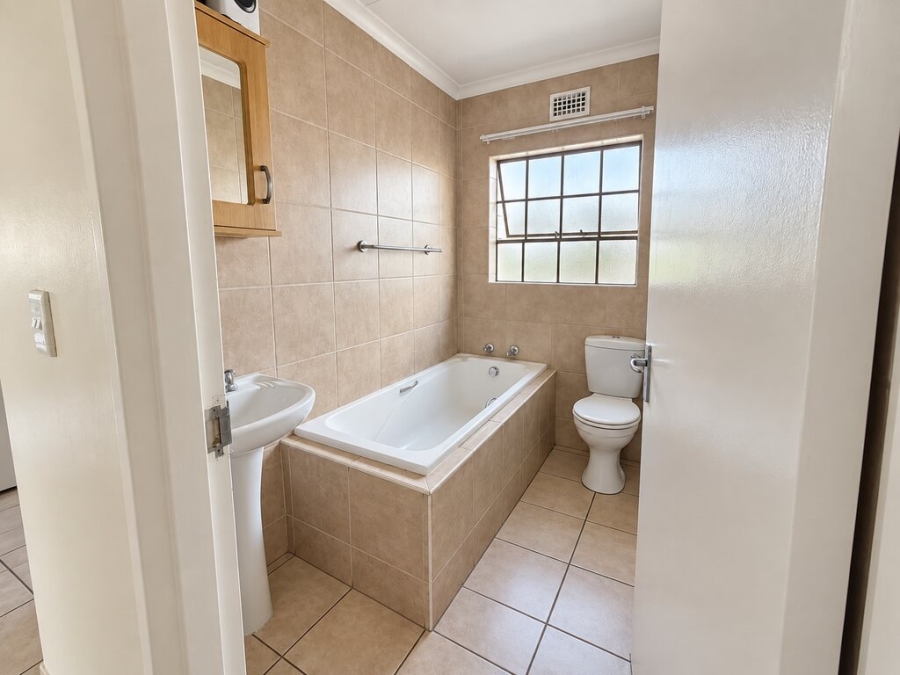 3 Bedroom Property for Sale in Thatch Hill Estate Gauteng