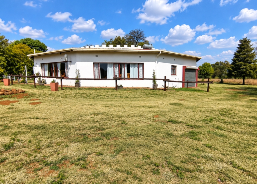 3 Bedroom Property for Sale in Walker Fruit Farms Gauteng