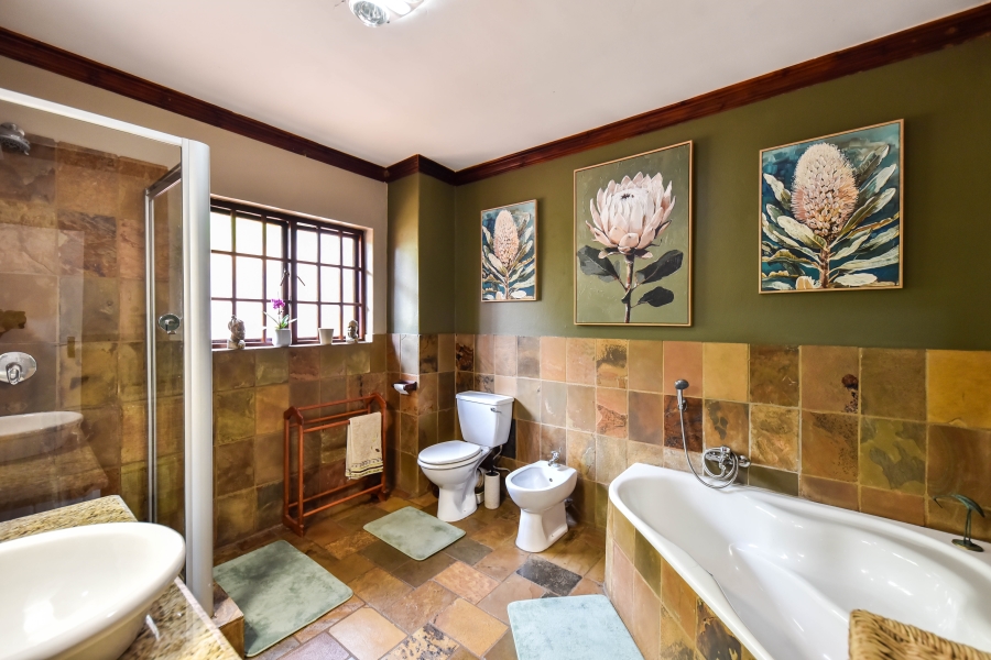 4 Bedroom Property for Sale in Leeuwfontein Gauteng