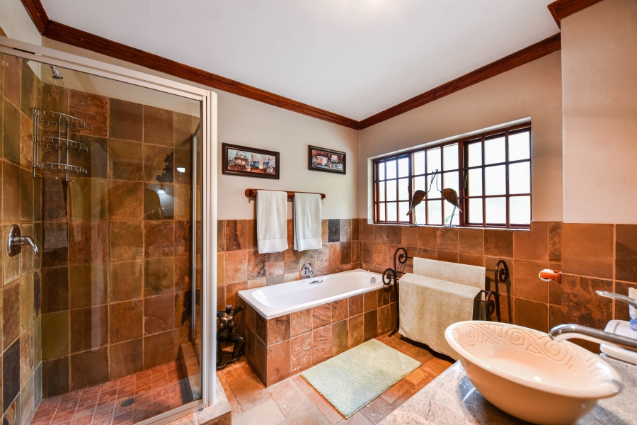 4 Bedroom Property for Sale in Leeuwfontein Gauteng